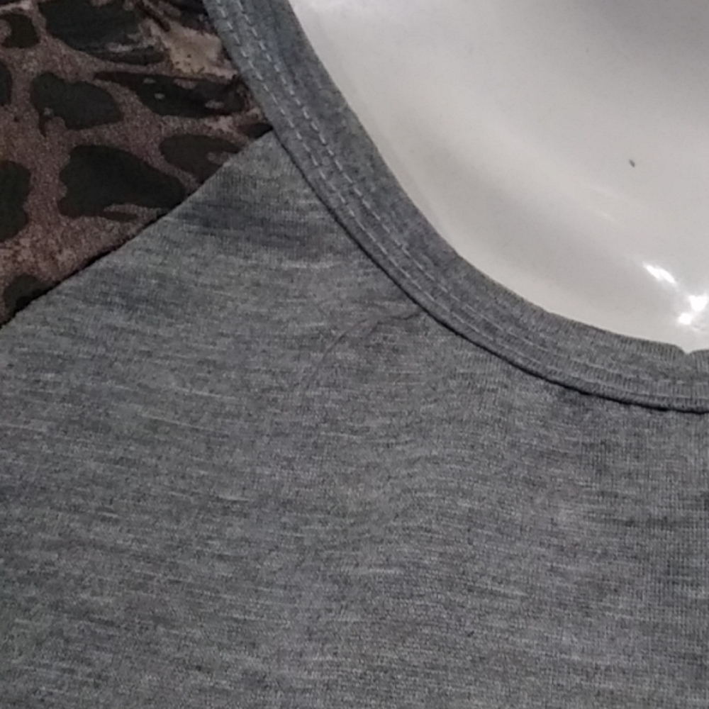 leopard print 🔥sheersleeved top nwt - Picture 5 of 6